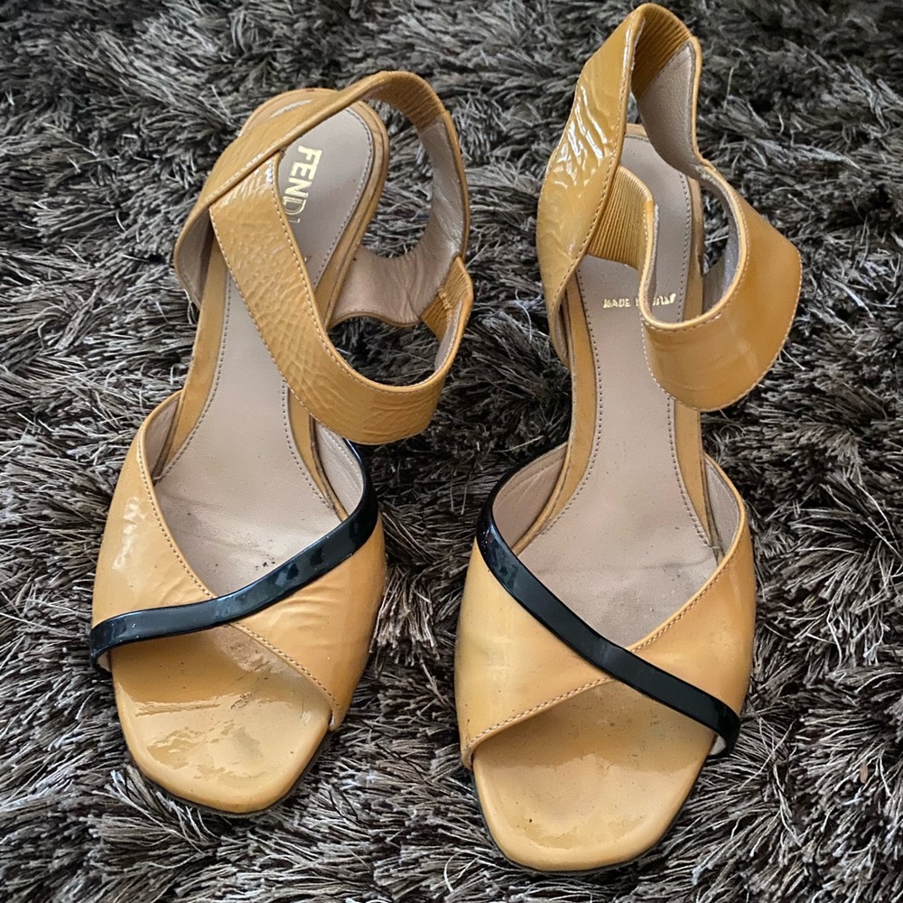 USED Women’s FENDI Sandals ~ Sz. 36 / 5US